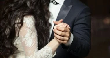 قواعد قاسية.. شروط غريبة من عروسين لحضور حفل زفافهما المرأة والمنوعات المرأة والمنوعات، قواعد قاسية شروط غريبة من عروسين لحضور حفل زفافهما،وضع عروسان