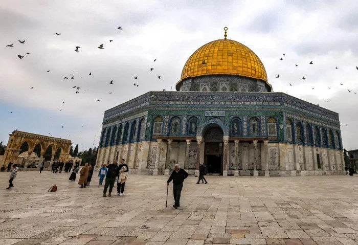 مرصد الأزهر: قوات الاحتلال حولت ساحات المسجد الأقصى لثكنة عسكرية قال مرصد الأزهر، شهدت باحات المسجد الأقصى المبارك اقتحام أكثر من 2958 مستوطنا منذ