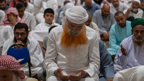 بث مباشر.. شعائر خطبة الجمعة اليوم من الحرمين الشريفينتنقل قناة القرآن الكريم وقناة السنة النبوية، بثا مباشرا لصلاة اليوم الجمعة برحاب الحرمين