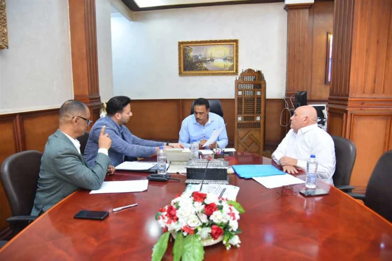 محافظ مطروح: الإسراع في إنشاء 3 وحدات صحية لخدمة أهالي مطروح ناقش اللواء خالد شعيب، محافظ مطروح، اليوم الخميس، خلال لقاءه مع المهندس محمود الأمير،