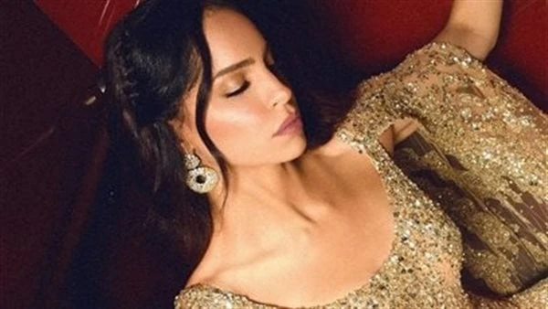 ريش النعام بالكريستال.. إطلالة امال ماهر بمهرجان قرطاج تشعل السوشيال ميديا.. صور أحيت النجمة آمال ماهر حفلا في مهرجان قرطاج الغنائي في تونس مؤخرا،