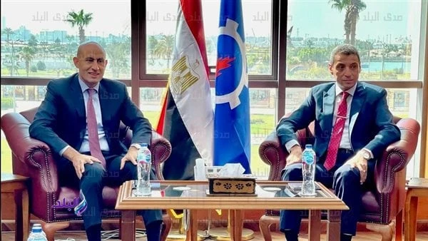 وزير التعليم يصل السويس لاستعراض الاستعدادات لبدء الدراسةوصل محمد عبد اللطيف وزير التربية والتعليم والتعليم الفني صباح اليوم مقر ديوان عام محافظة السويس، فى إطار الجولات المتواصلة 