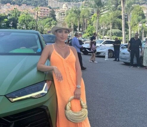 نسرين طافش في أحدث ظهور بجوار اللامبورجيني صورةشاركت الفنانة نسرين طافش، المتابعين عبر حسابها الرسمي بموقع تداول الصور والفيديوهات إنستجرام أحدث ظهور