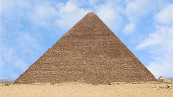 أسعار تذاكر هرم خوفو والفعاليات الجديدة .. مستند قرر المجلس الأعلى للأثار ، الموافقة على تعديل رسوم زيارة هرم خوفو من الداخل لتصبح ، 1500 جنيه للزائر