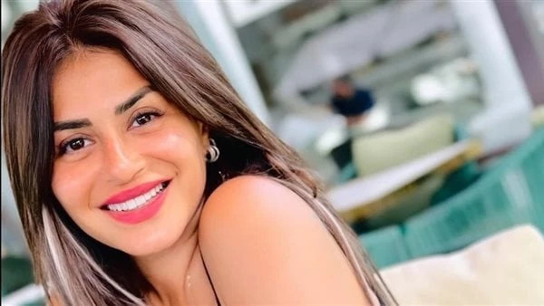 فستان جريء.. منة فضالي بملابس تثير الجدل في الجونة شاركت الفنانة منة فضالي متابعيها على صفحتها الشخصية بموقع التواصل الاجتماعي إنستجرام صورة لها