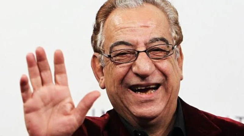 ابنه أحمد راتب: 8 سنين ومفيش مهرجان في مصر فكر يكرم بابا أستنكرت لمياء نجله الفنان الراحل أحمد راتب، تجاهل تكريم والدها في مهرجانات الدولة ، منذ وفاته حتى الأن.وكتبت ابنه الراحل عب