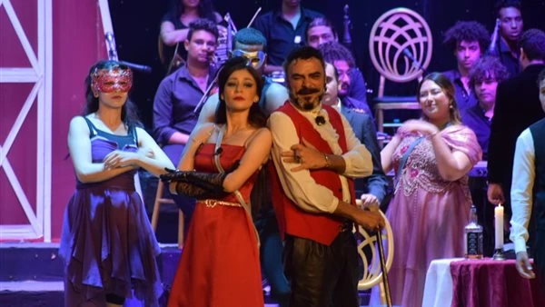 بالصور.. الطاحونة الحمراء ترفع شعار كامل العدد ضمن فعاليات المهرجان القومي للمسرح تعرف على التالي بالصور.. الطاحونة الحمراء ترفع شعار كامل العدد ضمن