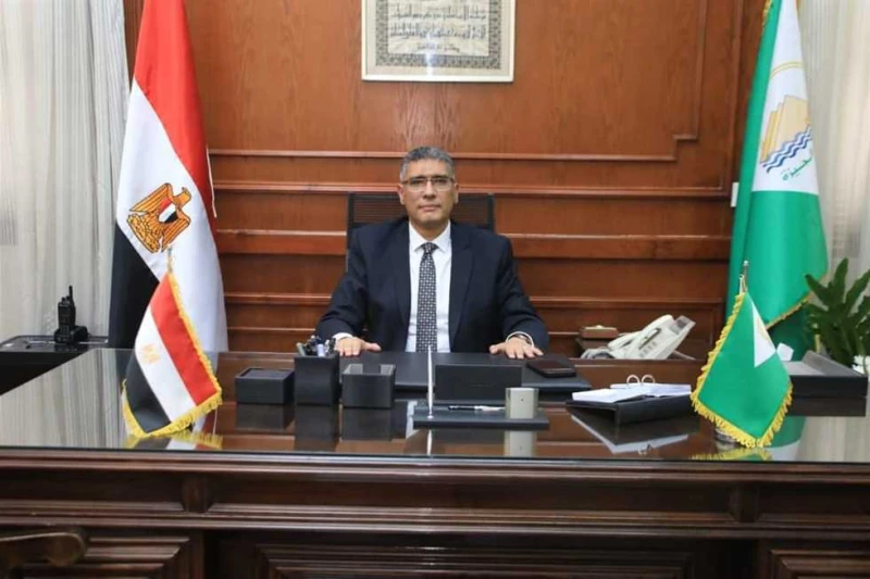 محافظ الجيزة يعتمد حركة ترقيات ل329 موظفا بالديوان العام والأحياء والمراكز أعتمد المهندس عادل النجار محافظ الجيزة اليوم الإثنين، حركة ترقيات للعاملين
