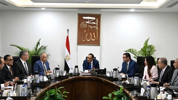 استجابة عاجلة..مدبولي:حل جذري لمشكلة تلوث أحد المصارف بالمنصورةقد الدكتور مصطفى مدبولي، رئيس مجلس الوزراء، اجتماعا، اليوم؛ لاستعراض الحلول المقترحة للتعامل مع مشكلات التلوث بأحد ال