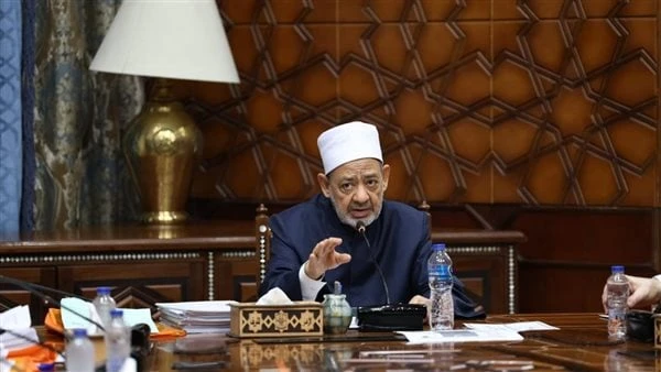 شيخ الأزهر للمفتي الجديد: امتحنكم الله تعالى بالمنصب فسخره في صناعة الخير للناسهنأ فضيلة الإمام الأكبر أ. د. أحمد الطيب، شيخ الأزهر الشريف، أ. د.