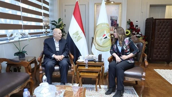 عادل لبيب يهنئ منال عوض كأول سيدة تتولى وزارة التنمية المحليةاستقبلت الدكتورة منال عوض، وزيرة التنمية المحلية، اليوم، الإثنين، اللواء عادل لبيب، وزير