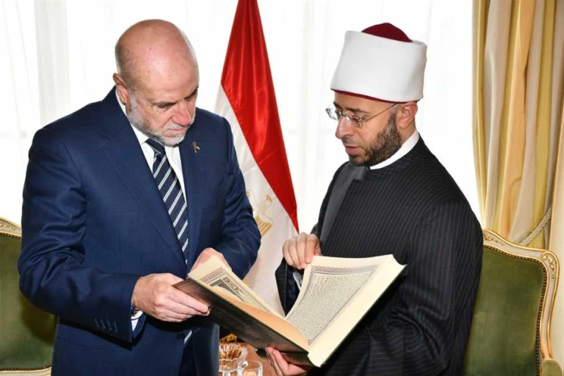 وزير الأوقاف يستقبل مستشار الرئيس الفلسطيني: نرفض التهجير ولا حل إلا بقيام دولة عاصمتها القدس الشرقية.. (صور) استقبل الدكتور أسامة الأزهري ،وزير