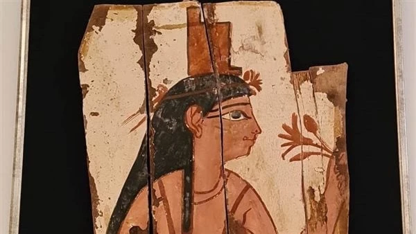 مصر تنجح في استرداد ثلاث قطع أثرية من هولندا تسلمت السفارة المصرية في لاهاي بهولندا تمثال من الأوشابتي، وجزء من تابوت ملون، ورأس مومياء من العصر المتأخر، والتي أثبتت التحقيقات خروج