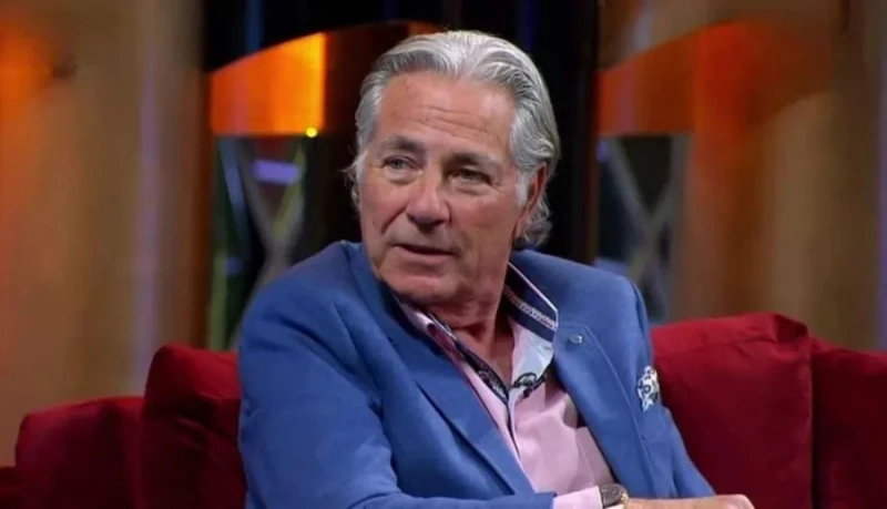 مصطفى فهمي خضع لعملية جراحية دقيقة وهذه آخر تطورات حالته الصحية يستكمل الممثل المصري، مصطفى فهمي، فترة العلاج في منزله، بعد أن خضع لعملية جراحية