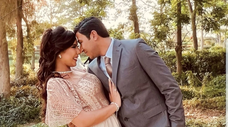 ريهام وآلاء.. صداقة في الحياة والموت صداقة وطيدة جمعت مضيفة الطيران ريهام هشام، بصديقتها آلاء عبد الصمد التي لقت حتفها قبل 20 يوما، لتلحق الأولى بها