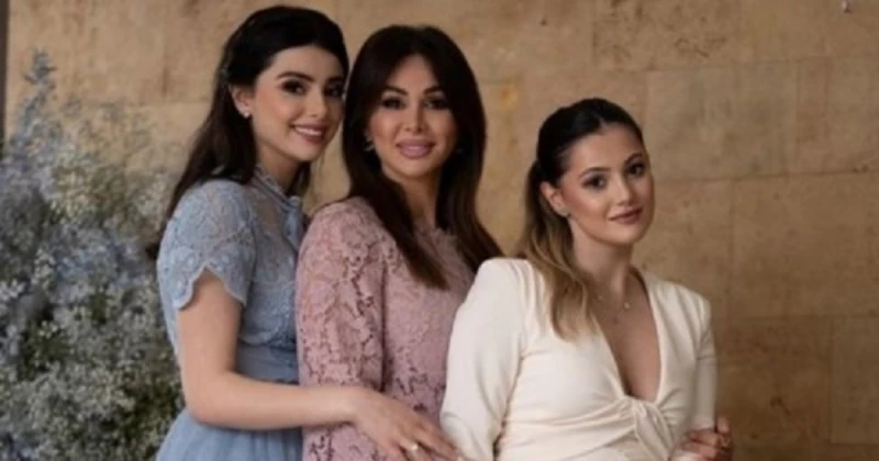 هكذا إحتفلت دانا وماريتا الحلاني بعيد ميلاد والدتهما- بالصور والفيديو تعرف على التالي هكذا إحتفلت دانا وماريتا الحلاني بعيد ميلاد والدتهما- بالصور