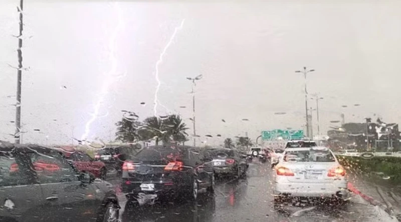استمرار الأمطار الرعدية.. الأرصاد تحذر من حالة الطقس غدا الأربعاء 14 أغسطس 2024 خدمات شاهد المقال التالي من صحافة مصر عن استمرار الأمطار الرعدية
