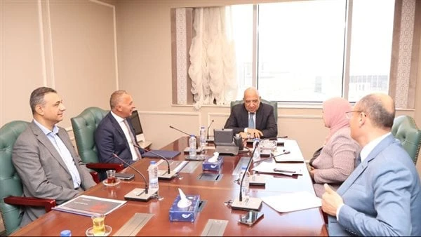 وزير الكهرباء يبحث خطة تحسين الخدمات والحد من الفاقد ومواجهة ظاهرة سرقة التيارالتقي الدكتور محمود عصمت، وزير الكهرباء والطاقة المتجددة ، والمهندس أحمد السويدي رئيس شركة السويدي الي