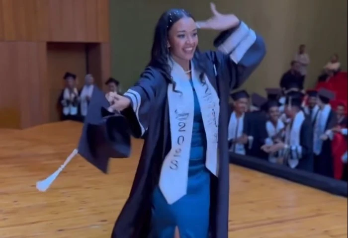 وزير التعليم العالي يوجه بتحقيق عاجل فى رقص حفلات التخرج وجه الدكتور أيمن عاشور، وزير التعليم العالي والبحث العلمي، بسرعة إجراء تحقيقات عاجلة في