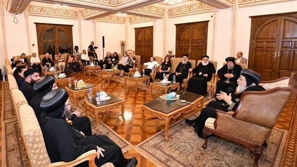 البابا تواضروس يلتقي زوجات كهنة الإسكندرية المتنيحينصور عقد قداسة البابا تواضروس الثاني صباح اليوم، لقاء بالمقر البابوي بالإسكندرية مع زوجات الآباء