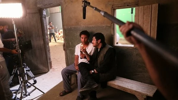 محمد إمام يحتفل بوصول اللعب مع العيال ل 50 مليون جنيهاحتفل الفنان محمد إمام بوصول إيرادات فيلم اللعب مع العيال 50 مليون جنيه، من خلال حسابه على