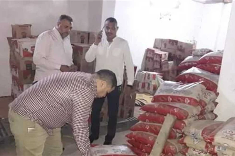 ضبط 145 مخالفة تموينية خلال حملات تفتيشية ورقابية في سمالوط أعلن اللواء عماد كدواني، محافظ المنيا، عن تحرير 145 مخالفة تموينية خلال حملات تفتيشية