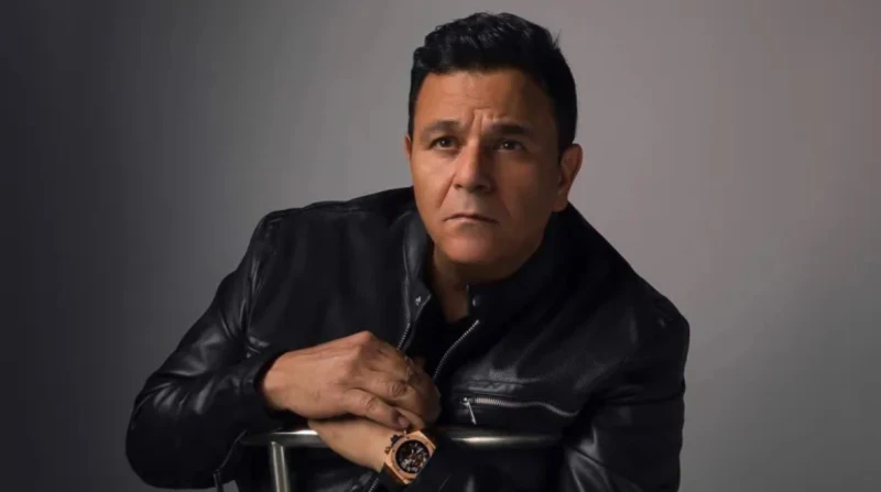 محمد فؤاد يطالب بالتحقيق مع قريبته المزعومة حذر الفنان محمد فؤاد، من التعامل مع فتاة ادعت قرابتها منه، وهاجمت الكوادر الطبية في مستشفى عين شمس