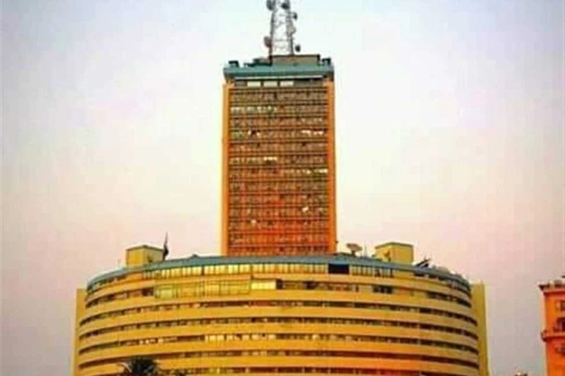 الهيئة الوطنية للإعلام يناقش صرف مستحقات العاملين ومكافأة نهاية الخدمة عقد مجلس الهيئة الوطنية للإعلام اجتماعا اليوم برئاسة حسين زين، وبحضور أعضاء المجلس لمناقشة وبحث العديد من الم