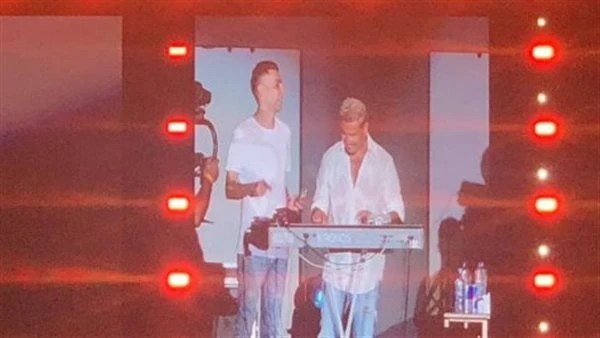 عمرو دياب يشعل حفل العلمين بعزف أغنية انت الحظ شاهداشعل الفنان الكبير عمرو دياب حفله الغنائي الضخم ضمن فاعليات مهرجان العلمين ، والمقام حاليا فى