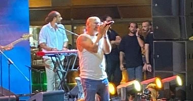 مسار إجبارى يقدم باقة من أجمل أغانيه لجمهور حفله بالتجمع الخامس تعرف على التالي مسار إجبارى يقدم باقة من أجمل أغانيه لجمهور حفله بالتجمع الخامس، قدم