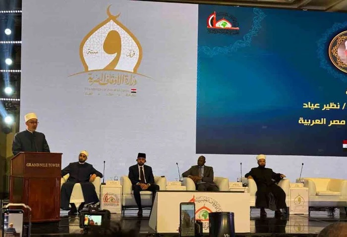 المفتي: المرأة الريفية نموذج حضاري لبناء الوعي ومواجهة ما يهدد الوطن قال الدكتور نظير عياد -مفتي افاق عربيةية، رئيس الأمانة العامة لدور وهيئات الإفتاء في العالم: إن المرأة تلعب دور