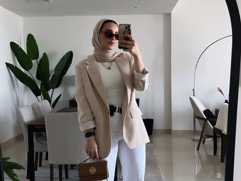 تنسيق الجينز الأبيض للمحجبات من وحي مدونات الموضة شاهد المقال التالي من صحافة السعودية عن تنسيق الجينز الأبيض للمحجبات من وحي مدونات الموضة، يعتبر