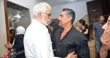 هانى سلامة وأحمد عبد العزيز وطارق النهرى فى عزاء والد زوجة إيهاب فهمى تعرف على التالي هانى سلامة وأحمد عبد العزيز وطارق النهرى فى عزاء والد زوجة إيهاب فهمى، تلقيت الفنانة يسرا وجيه