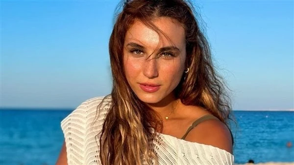 من إجازتها الصيفية هلا السعيد.. أناقة وجاذبية بكاش مايوهخطفت الفنانة هلا السعيد أنظار متابعيها في أحدث إطلالاتها عبر حسابها الشخصي بموقع تبادل الصور