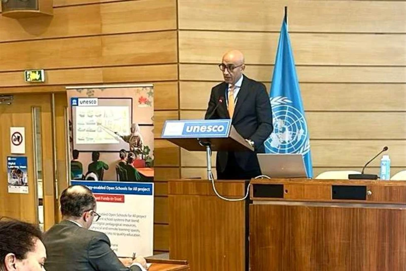 عبد اللطيف من فرنسا: اتخذنا خطوات هامة لتحقيق تحول جذري في التعليم شارك محمد عبداللطيف وزير التربية والتعليم والتعليم الفني، الثلاثاء، في جلسة تحت