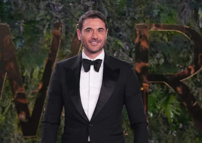 الجمهور على موعد مع أحمد عز في هذا العمل الجديد يواصل الممثل المصري، أحمد عز، تصوير مشاهده في فيلم فرقة الموت، المقرر عرضه خلال الفترة المقبلة. تروي