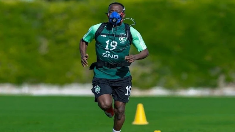 -فريق طبى يصل دبي لمتابعة حالة لاعب الشباب فهد المولد .. وصل فريق طبي وإداري من المنتخب الوطني إلى دبي ، عصر اليوم الجمعة، لمتابعة حالة لاعب المنتخب