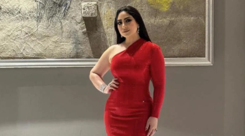 بحضور هنادي مهنا وحكيم.. بوسي تحتفل بعيد ميلادها احتفلت الفنانة بوسي، أمس، بعيد ميلادها في حفل ضم عددا كبيرا من نجوم الوسط الفني.وظهرت بوسي بإطلالة