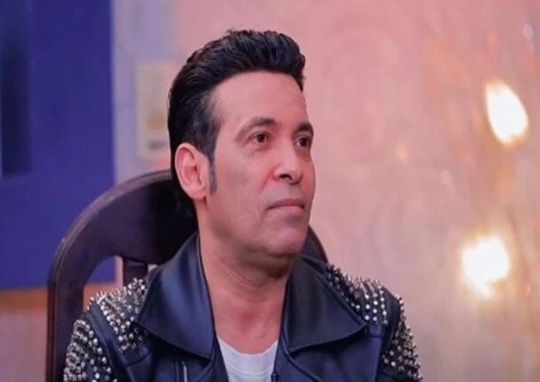 فن: شاهد.. صورة سعد الصغير داخل الطائرة قبل القبض عليه بمطار القاهرة ألقت سلطات مطار القاهرة الدولي، القبض على المطرب سعد الصغير، أثناء عودته من