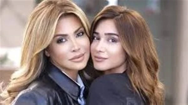 هاف ستوماك وتاتوه.. ابنة نوال الزغبي تثير ضجة بإطلالة جريئة نشرت تيا الديب ابنة الفنانة نوال الزغبي صورة جديدة عبر حسابها الشخصي على موقع التواصل