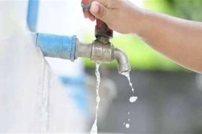 الجيزة: قطع المياه 8 ساعات عن 5 مناطق اليوم قطع المياه لمدة 8 ساعات، بهذه الكلمات نوهت محافظة الجيزة للمواطنين، في بيان أصدرته مساء الخميس، بأنه سيتم قطع المياه عن بعض مناطق أبو ال