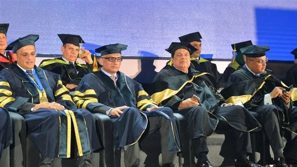 أبو العينين يشارك في احتفالية تخرج الدفعة الأولى من طلاب الجامعات الأهليةشارك النائب محمد أبو العينين وكيل مجلس النواب، وعضو مجلس أمناء جامعة الملك