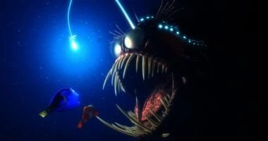 أغرب حيل الحيوانات للخداع من أجل البقاء.. منها السمكة المضيئة المرأة والمنوعات اعتدنا أن نرى البشر يستخدمون حيلا مختلفة للتخفي، سواء في الحروب أو