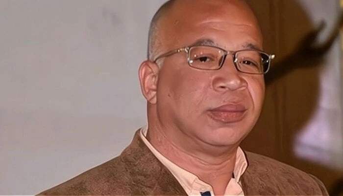 شريف دسوقي يكشف حقيقة خلافه مع المخرجة كاملة أبوذكرينفى الفنان شريف دسوقي، الشائعات القائمة حول وجود خلاف بينه وبين المخرجة كاملة أبو ذكري، قائلا: