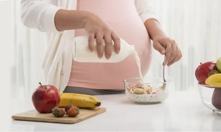 نقص الكالسيوم خلال الحمل والرضاعة.. إليك الأسباب وطرق العلاج صحة يعتبر نقص الكالسيوم أثناء الحمل والرضاعة من المشكلات الصحية الشائعة بين عدد كبير من