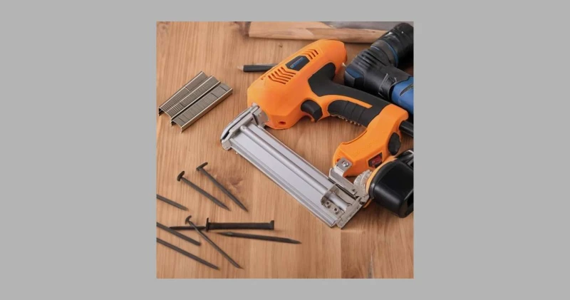 مسمار 8 سم في جمجمة عامل في السعودية.. كيف حدث ذلك؟ لايف ستايل فوجئ في مستشفى حكومي بالسعودية، بمصاب يصل إلى قسم الطوارئ بإصابة غريبة، حيث استقر