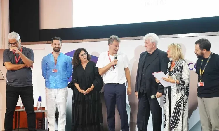 فيلم حتى بالعتمة بشوفك يحصد جائزتين بورشة فاينال كات فينيسيا تعرف على التالي فيلم حتى بالعتمة بشوفك يحصد جائزتين بورشة فاينال كات فينيسيا ، في إطار أنشطة شركاء مركز السينما العربية