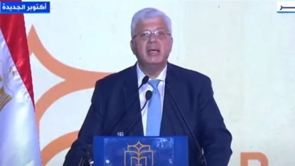 أيمن عاشور: هناك برامج بينية جديدة تمت بين جامعات أهلية مصرية وعالميةقال الدكتور محمد أيمن عاشور، وزير التعليم العالي والبحث العلمي، أن الجامعات الاهلية في مصر لديها شاركات وتعاون