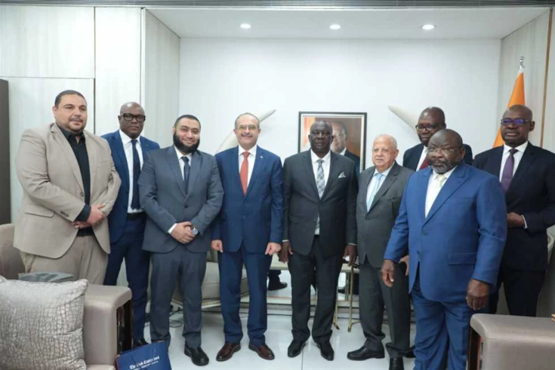 المقاولون العرب توقع عقد إنشاء 6 محطات لمعالجة مياه الصرف الصحي بكوت ديفوار وقع بواكي فوفانا وزير المياه والصرف الصحي والصحة، بدولة كوت ديفوار،