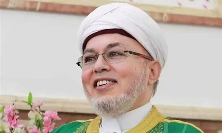 بعد واقعة الفعل الفاضح.. الطريقة التيجانية تفجر عن صلاح الدين التيجاني: يدعي المشيخة وليس عالما منوعات علقت مشيخة الطريقة التجانية في مصر، على ما
